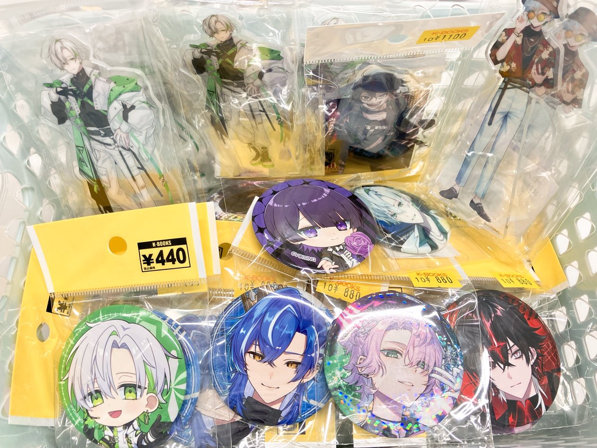 入荷情報】 クロノヴァ 缶バッジ コースター ポストカード トレカ など