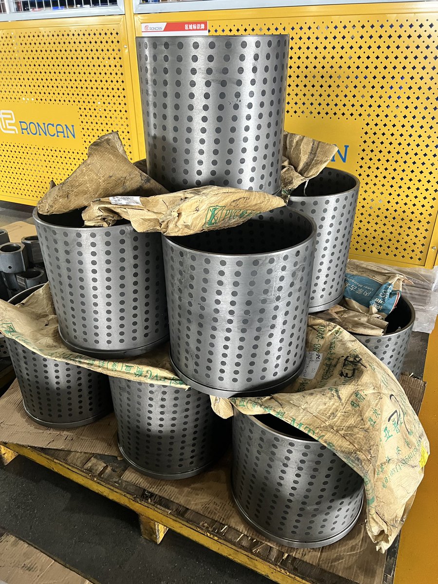 arcbearing's tweet image. HT200 Graphite Plug Bushings ⚙️
Self-lubricating | High wear resistance | Stable under heavy load
Cast iron + graphite plug
Mold guide bushings, automation equipment, die-casting machines
#GraphiteBushing #SelfLubricatingBearing #HT200 #WearResistant #CastingParts #RoncanBearing