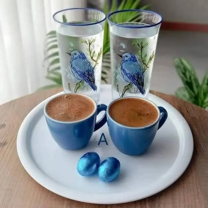 أحياناً نعجب بما يكتبه الآخرون..
 ليس لندرته أو جمال ما يكتب .... و لكنه كتب في الوقت الذي نحن بحاجة إليه و لمس قلوبنا ....لأن بعض القلوب تشابهت في كل شىء..!
#صباحيات