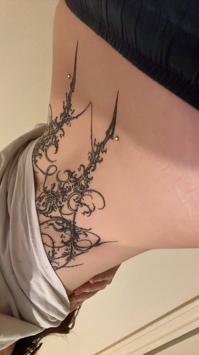 Lizzie Dee tweet media