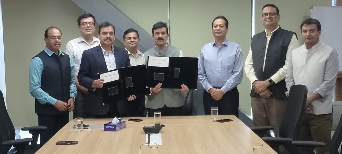 EESL_India's tweet image. Energy Efficiency Services Limited (EESL) and the Power Sector Skill Council (PSSC) have signed a Memorandum of Understanding (MoU) on 29th October 2025 at EESL’s Corporate Office, IKON Tower, Noida.