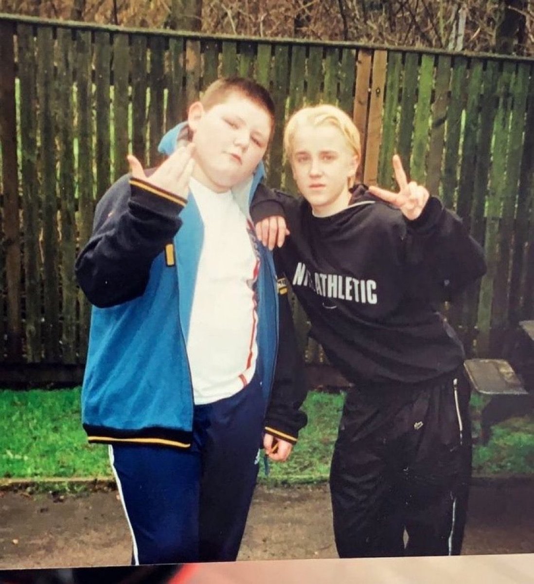 이거 왤캐 느낌 좋냐…
얘네 둘은 머글이였어도 이렇게 지냈을 것 같아서