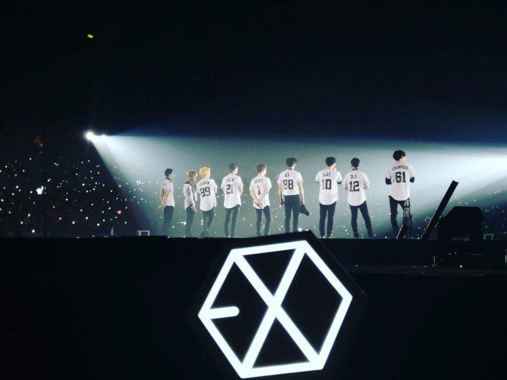 USEXOLUNION's tweet photo. Some fans, please take a deep breath and sit down! Your harsh words are not helping anyone!

Some of you have been overreacting for a while, which might cause a tsunami of the butterfly effect, and things may go beyond control. 

Please let's trust the members. They will resolve it.
