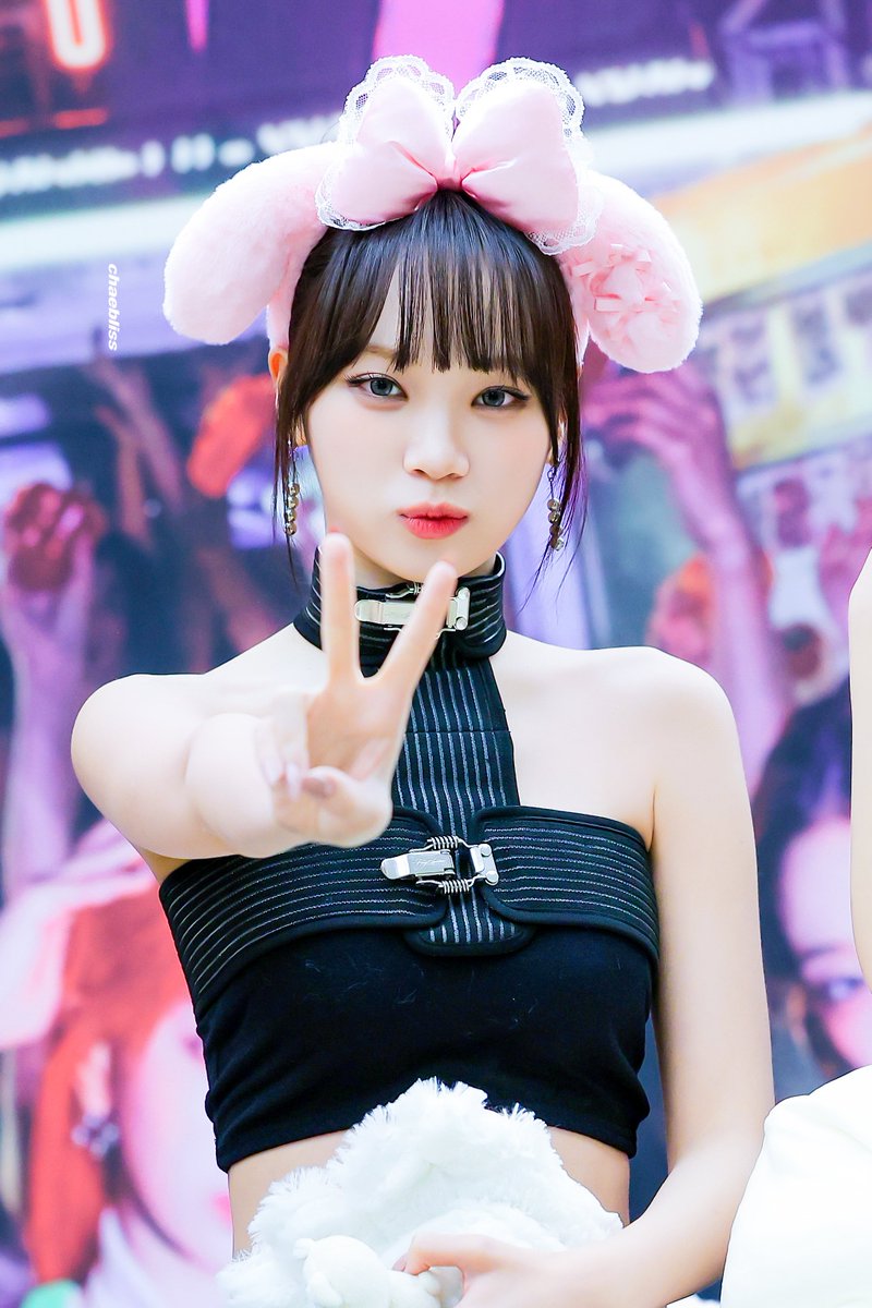 202501026 엠투유
✌️
#김채원 #KIMCHAEWON #キムチェウォン 
#르세라핌 #LESSERAFIM