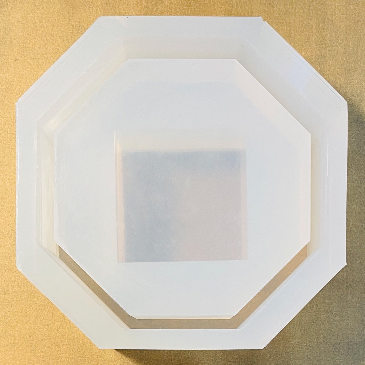 factorhythm's tweet image. オーダーモールドの紹介です
販売の予定はございません

大きめの八角形トレー、ケースとなります
ビーズや細かなパーツ収納用のオリジナルトレーを量産できます！
お気軽にご相談ください

オーダー受付窓口↓
minne.com/items/31832896…