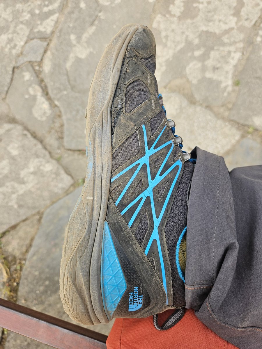 suri2182's tweet photo. @thenorthface last day of my ABC trek in nepal - grip gaveup. Look at the footwear qualities  #THENORTHFACE https://t.co/o8hBg4U5wq