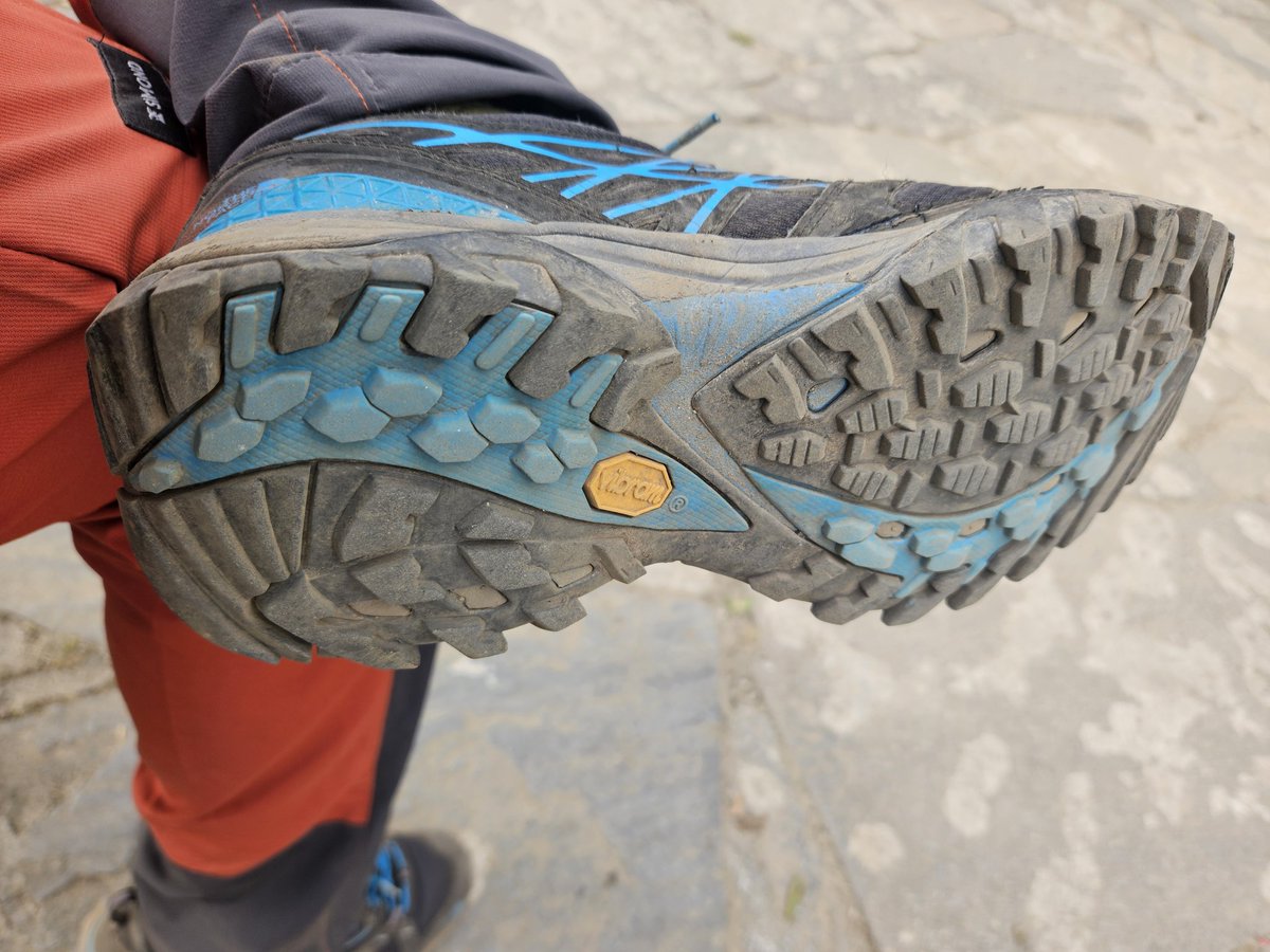 suri2182's tweet photo. @thenorthface last day of my ABC trek in nepal - grip gaveup. Look at the footwear qualities  #THENORTHFACE https://t.co/o8hBg4U5wq