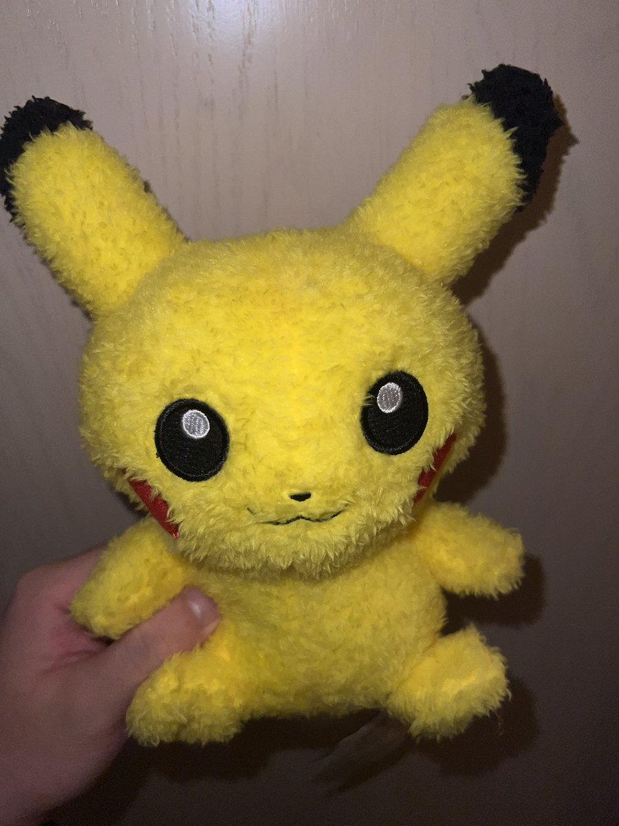 ryantxnn's tweet photo. how many pikachu’s can u spot?

shoutout @DannypTCG for the mystery box! :) https://t.co/wOltQOuoYX