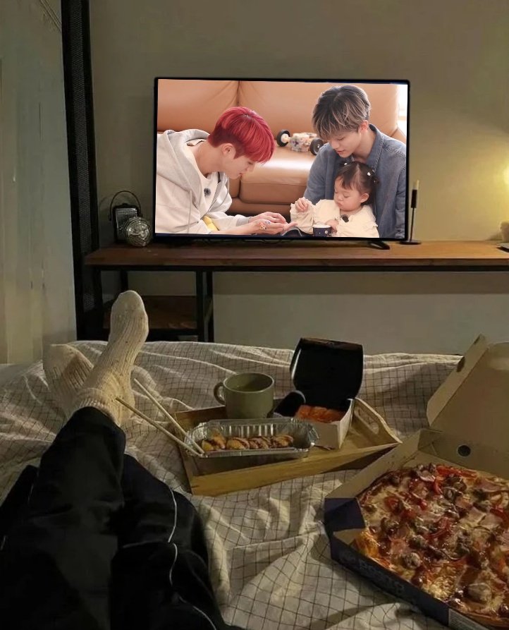heavenlyjmjn's tweet photo. People my age are starting families, getting married, having kids, and I'm just like this in my room https://t.co/fJquodLuo6