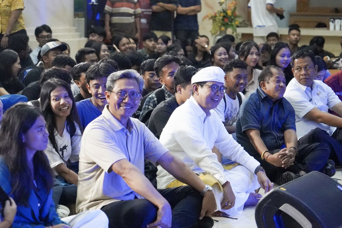 Bupati Adi Arnawa Hadiri BATCH:  Badung Talks Creative and Hetero Space

badungkab.go.id/kab/berita/671…