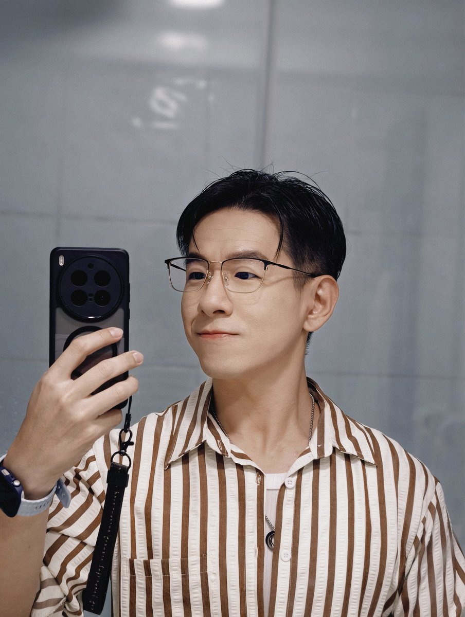 ethanbryan0203's tweet image. 第一次參加EV car發布會，emas5來嘍😙
#emas5 #protonemas #OOTD