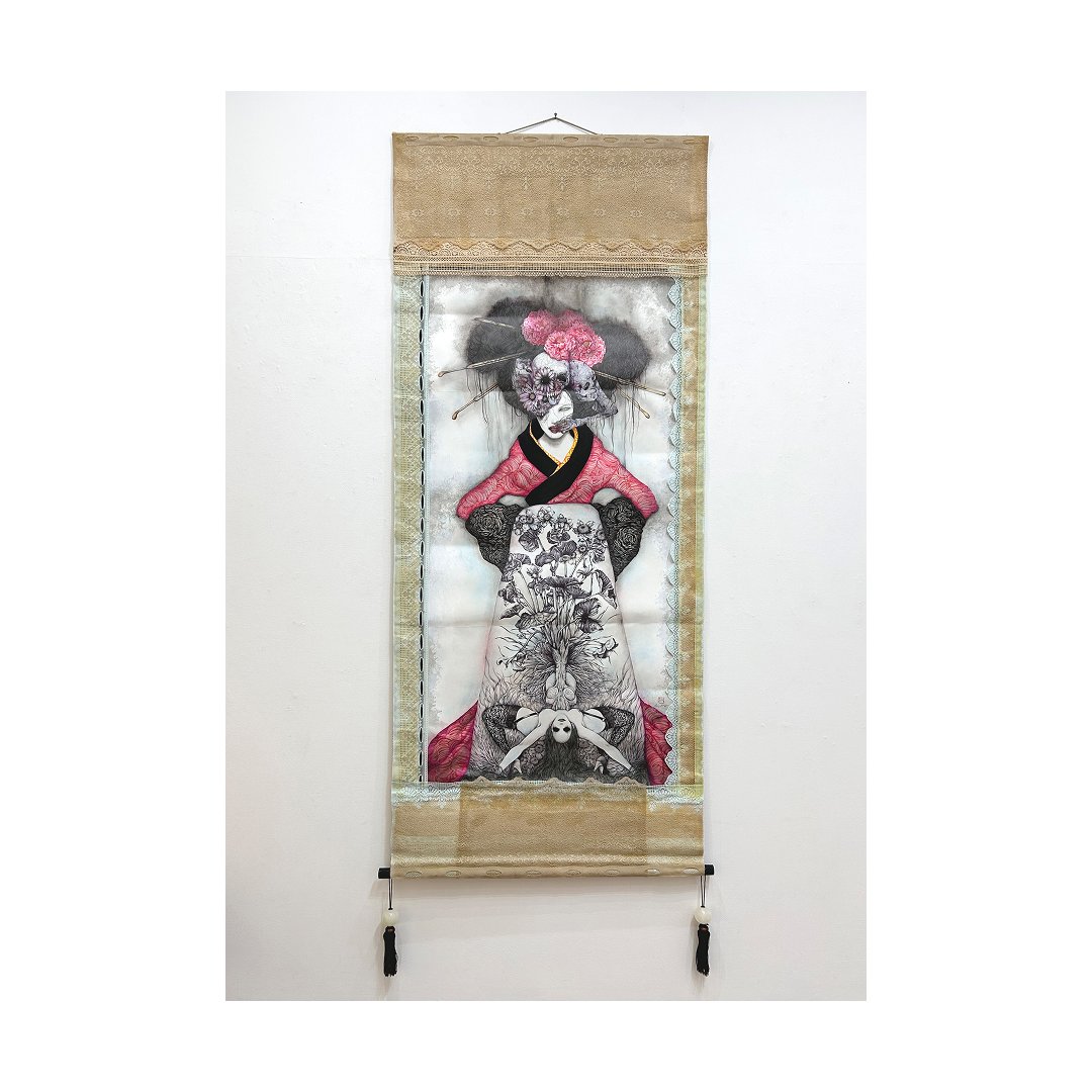 悪の華（掛軸風）, 成田朱希｜Aki Narita @evky07q56c2omn4, 2020

From 不忍画廊 ＠ShinobazuG
H170 × W70 cm

art-scenes.net/ja/artworks/50…