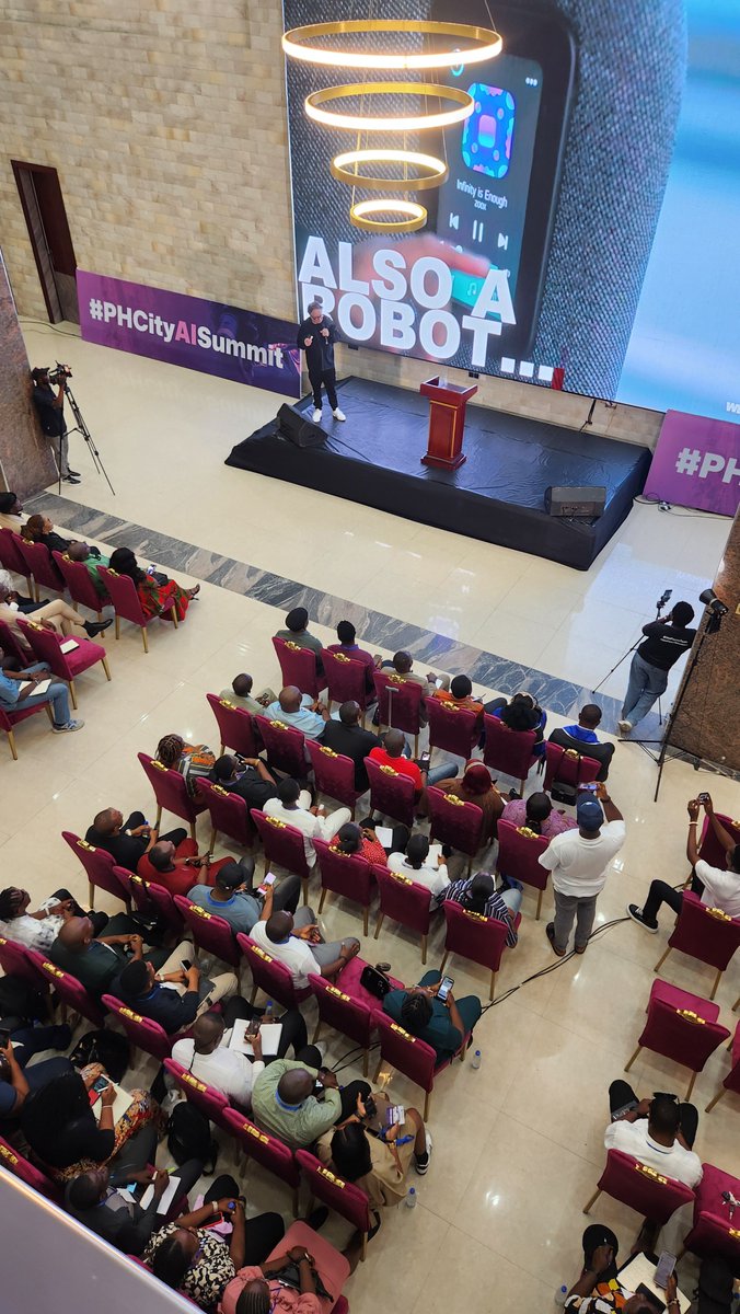 Henryglowz's tweet photo. If you attended this event tell me what you think will happen if Rivers State government invests in things like this.

#AiAdoption #web3photos #growth https://t.co/7vWriglhJM