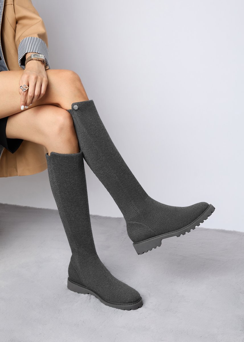 【Filipa】🩶

楽ちん×美脚で、毎日を軽やかに✦    ‧₊˚ ⋅

あたたかさと通気性を両立
さらに表面には撥水加工が施され、
深めのラグソール設計が、長時間の外出でも快適な歩行をサポートします。

脱ぎ履きもしやすく、ストレスフリー🧦

--------------------------

カラーは4色展開🧶