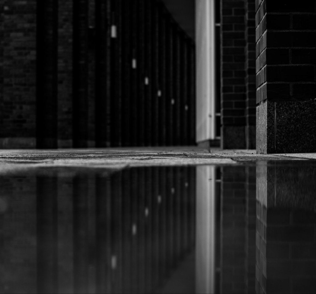 Hey there ☕️📷🖤
#theviewfinder #streetphotography