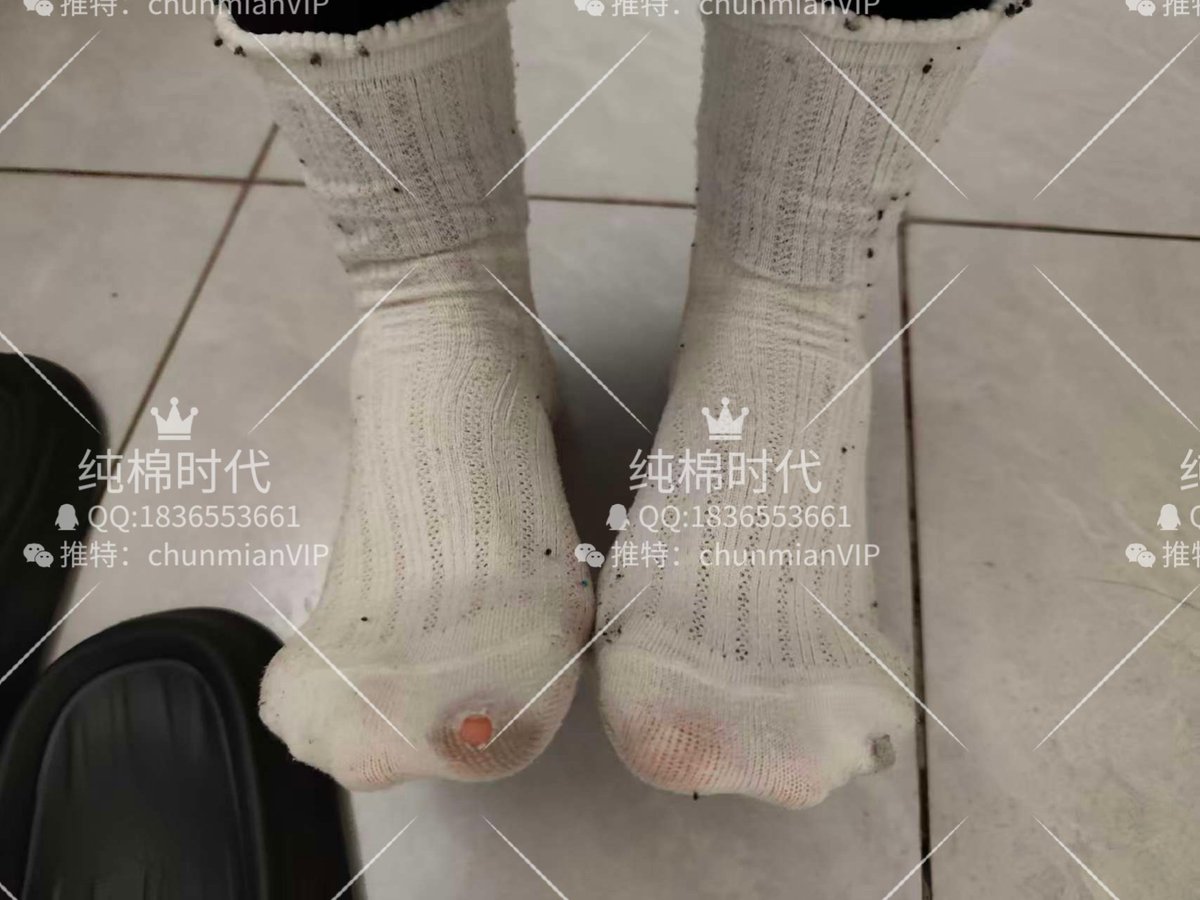 🔥 月底限定抽奖开启！
这次的奖品，不止是“特别”两个字能形容。
它藏着金牌级别妹子的热气、记忆，还有那种一闻就难忘的真实气息。
有人说，那是一种让人上瘾的味道——懂的人自然懂😉
想参与？
👉 点赞 + 关注 + 转发 + 评论
截止时间：31号晚8点
一个名额。错过，就只能闻着遗憾了。💫