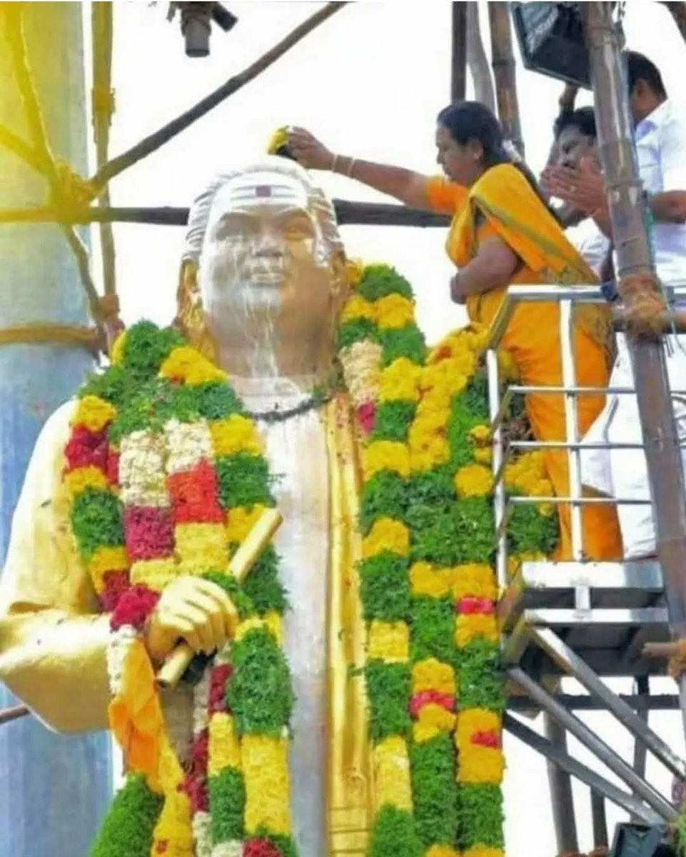 இன்று நமது இதயங்களில் என்றும் அழியாத வீரத் தீபமாக ஒளிரும் பசும்பொன் முத்துராமலிங்கத் தேவர் அவர்களின் 118-வது பிறந்தநாளும், 63-வது குருபூஜை நாளும்.  

அசைக்க முடியாத வீரம்... அளவிட முடியாத தியாகம்... அடக்க முடியாத தேசப்பற்று... இவை எல்லாம் ஒரு மனிதனுள் ஒருங்கே திரண்டு நின்ற