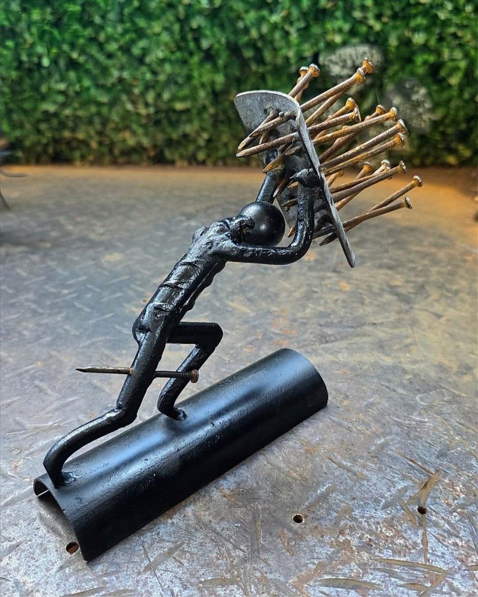 Poet in the house
Interprete this, what does this mean