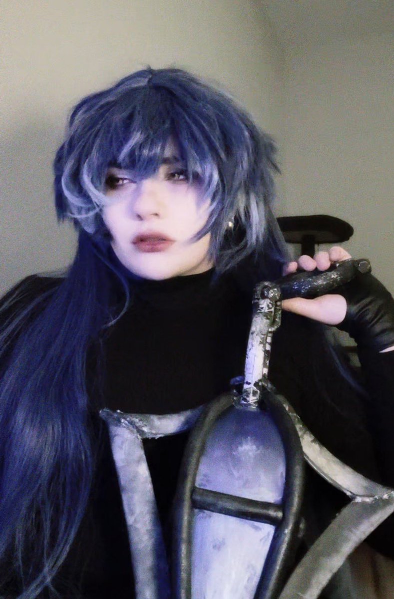 swir1zy's tweet photo. Styled the wig, currently working on the outfit. Hope y’all like my WIP Flins 🙂‍↕️ 
#flins #flinscosplay #GenshinImpact #flinsgenshinimpact #varflins https://t.co/i24zIOP0pn