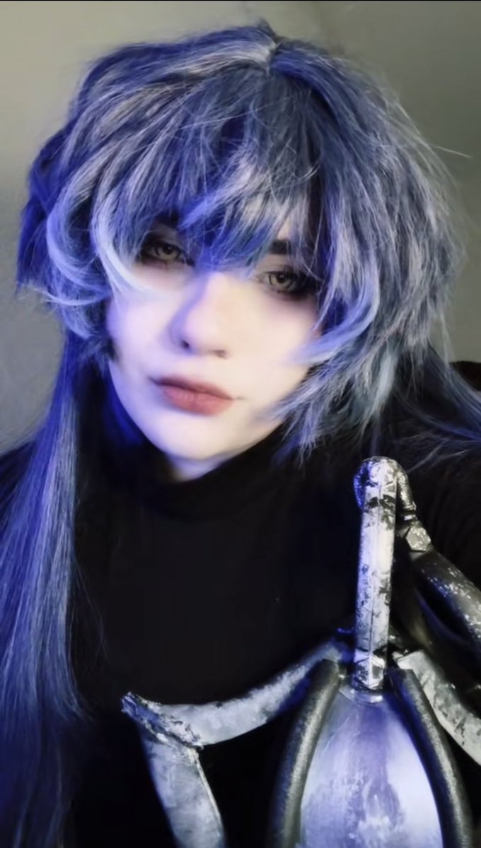 swir1zy's tweet photo. Styled the wig, currently working on the outfit. Hope y’all like my WIP Flins 🙂‍↕️ 
#flins #flinscosplay #GenshinImpact #flinsgenshinimpact #varflins https://t.co/i24zIOP0pn