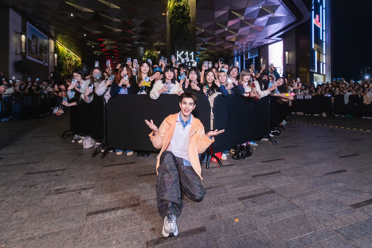 GMMTV's tweet photo. “โฟร์ท ณัฐวรรธน์“ เข้าร่วมงาน HOKA MAFATE STUDIO จัดขึ้น ณ K11 MUSEA ฮ่องกง เมื่อวันที่ 23 ตุลาคม 2568 ที่ผ่านมา 

#HOKA #HOKAHK #HOKAxFOURTH 
#Fourthnattawat 
#GMMTV https://t.co/DBkpOfH3uf