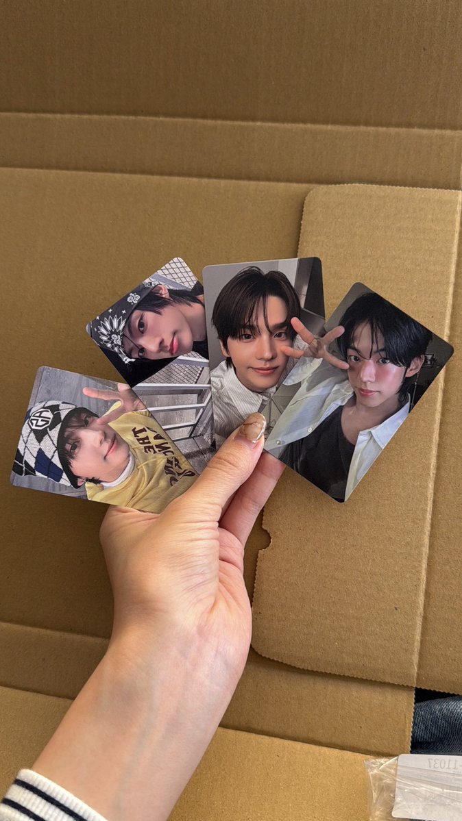 tws play hard トレカ タワレコ 特典 オンライン ラキドロ 交換

譲)画像のもの（タワレコ特典、
　　　　　　　　　オンラインラキドロ)

求）同種ヨンジェ

同日郵送希望です📮

気軽にお声がけください🙇🏻‍♀️ 

#TWS #play_hard #TWS交換