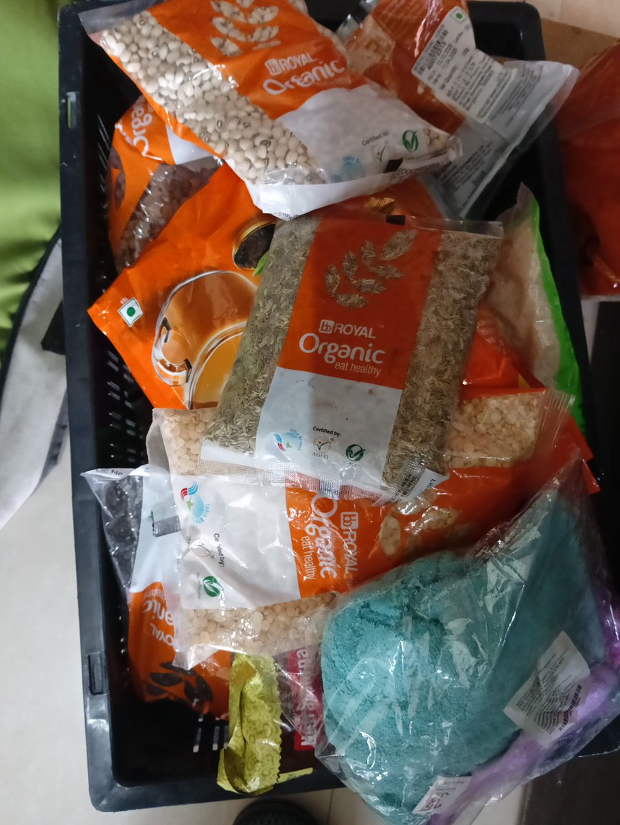 jitesh333's tweet photo. @bigbasket_com Today for order id  1815197419 came with harpic toilet cleaner split all over food items. And your employee Sneahsish Sinha is unable to provide any solution and he is asking us to use toilet cleaner split food products as it is @fssaiindia request you to plz help https://t.co/6dExJIENid
