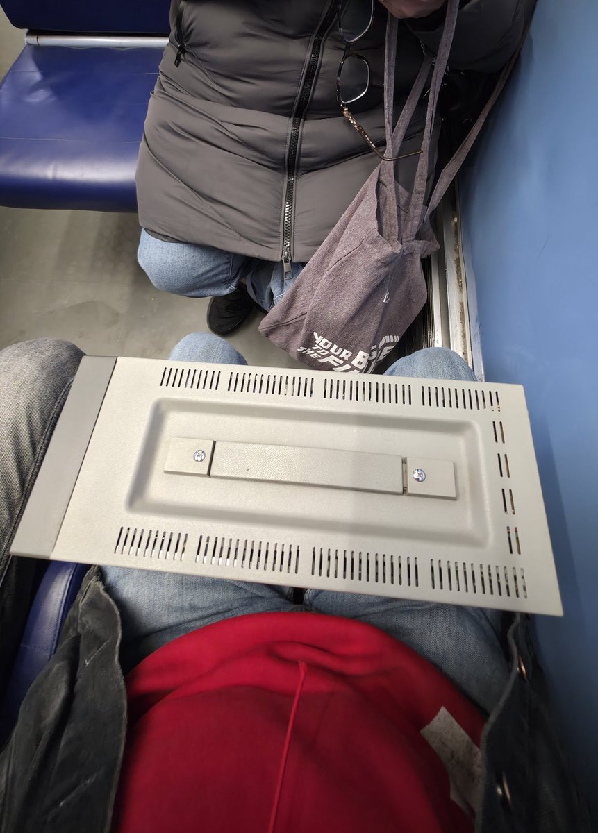 FFVIMan's tweet image. Mini PVM prend le métro ce matin 😊 #pvm #6041qm