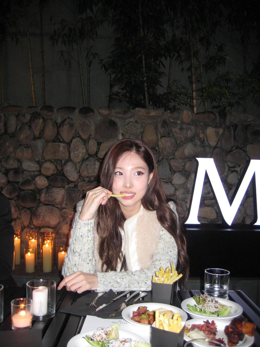 NYGLOBAL_UNION's tweet image. 251030 | Nayeonyny Instagram update 

Comment, share, and like : 
🔗 instagram.com/p/DQbEleIkrJu

Follow Nayeon
instagram.com/nayeonyny/

트와이스 나연 #NAYEON #나연 #IM_NAYEON #NA #ABCD #NAYEON_MEEEEEE