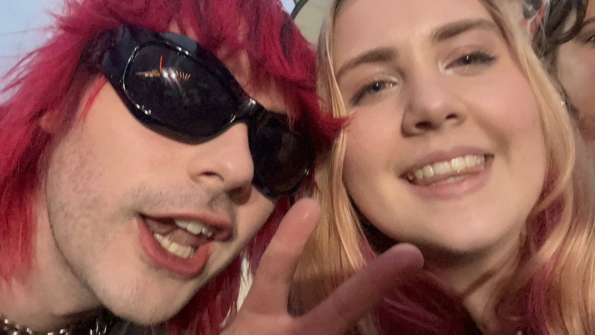 chløe ₊ ⊹ tweet media