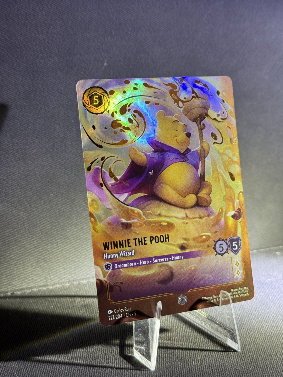 overcastliv's tweet image. I got bored at work and bought a pack. Never in my life have I played Lorcana but someone was blessed with an enchanted. 

If anyone wants him let me know 👀 #tcg  #lorcana #fabled #enchanted