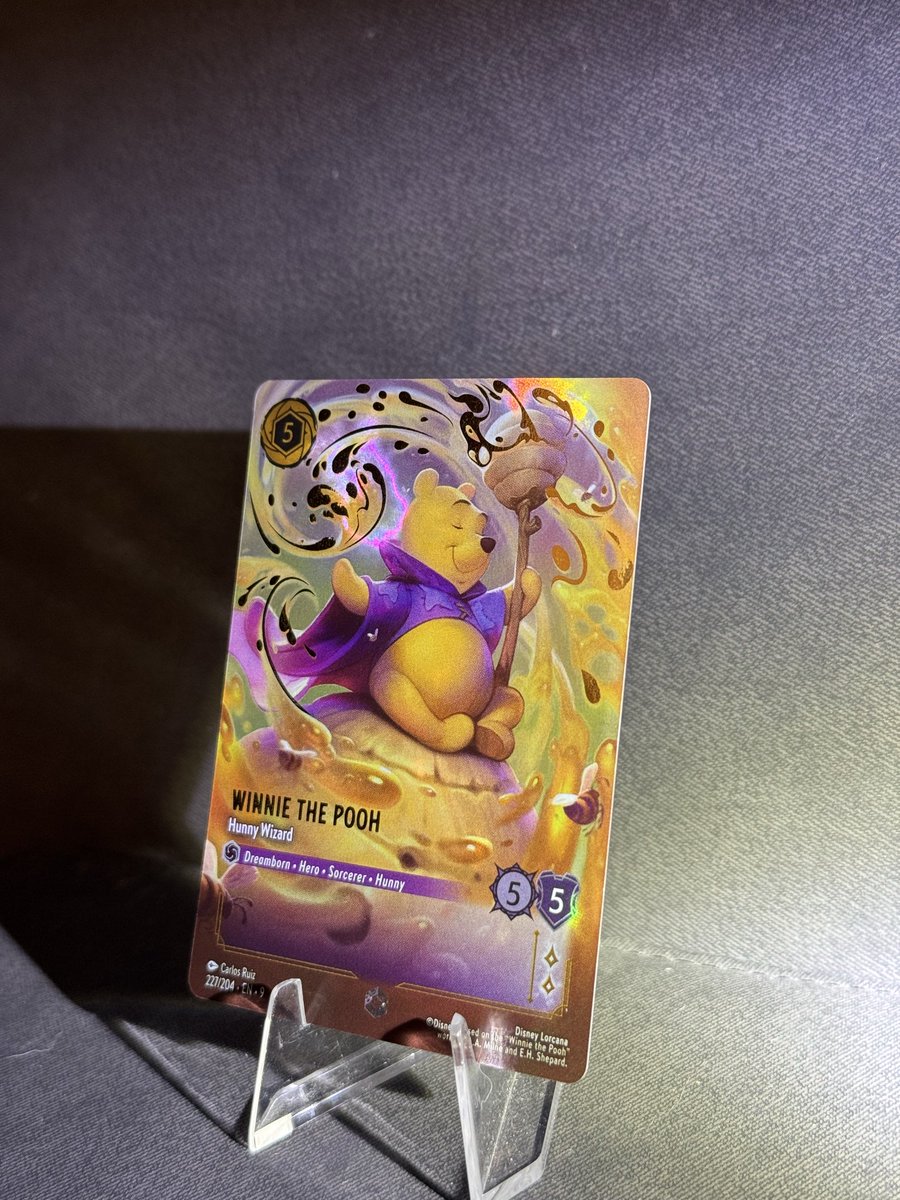 overcastliv's tweet image. I got bored at work and bought a pack. Never in my life have I played Lorcana but someone was blessed with an enchanted. 

If anyone wants him let me know 👀 #tcg  #lorcana #fabled #enchanted