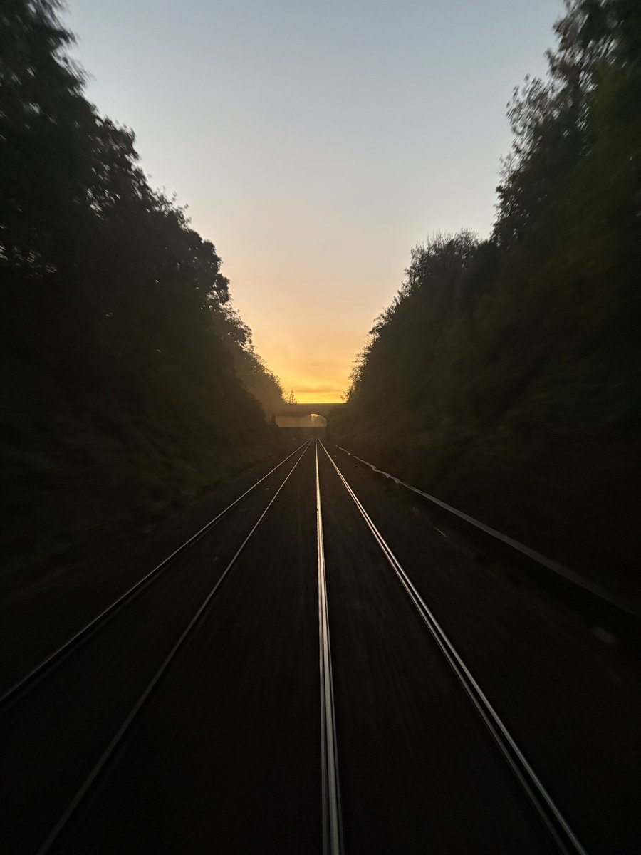 Beautiful sunrise this morning as we head out of LDS to HGT 🌅 

Have a good one folks! 

<a href="/northernassist/">NORTHERN 🚆</a> 
<a href="/alexhornbyrail/">Alex Hornby</a>