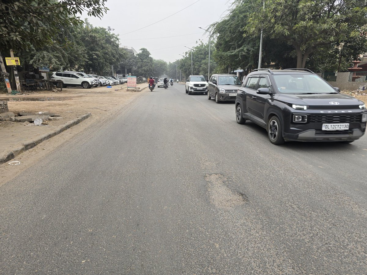 #Gurgaon #Corruption 
- एक महीने पहले <a href="/OfficialGMDA/">GMDA</a> अधिकारियों की निगरानी में निर्मित सेक्टर-नौ-नौए की मुख्य सड़क के 30.10.2025 की सुबह के हालात। 
<a href="/cmohry/">CMO Haryana</a> <a href="/NayabSainiBJP/">Nayab Saini</a> <a href="/SVBHaryana/">State Vigilance & Anti Corruption Bureau, Haryana</a>