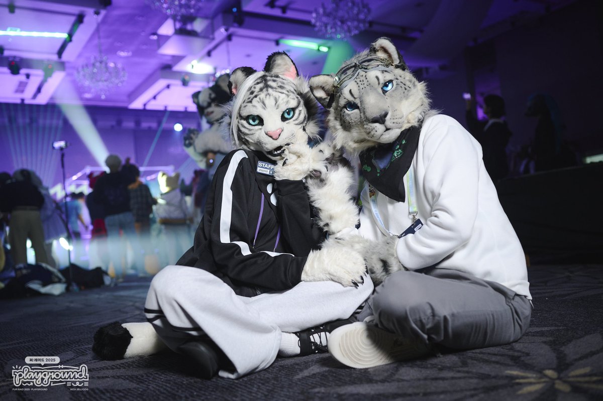 📷 : <a href="/_f0x15/">산여우 AcidF0x</a>
#Furraid #퍼레이드