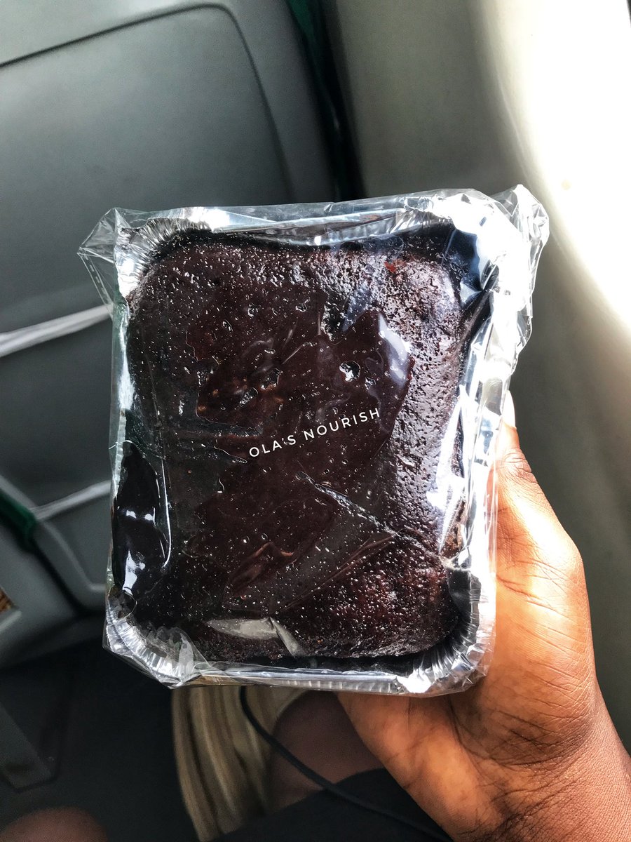 Olas_Nourish's tweet photo. See how good and moist it looks 🥹

If you love chocolate, you’ll definitely love it. 

Medium size chocolate foil cake, available on pre-order

📍Funaab axis, Abeokuta 

Please repost 🙏🏾 https://t.co/9ZPHvDSfzD