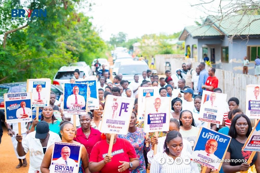 Sir_Benjaminn's tweet image. Due to his impressive track record in both the public and private sectors, he resonates with the youth. Ghanaians are seeking a leader with an entrepreneurial vision to create jobs… someone who is bold, trustworthy, and competent. #2Sure