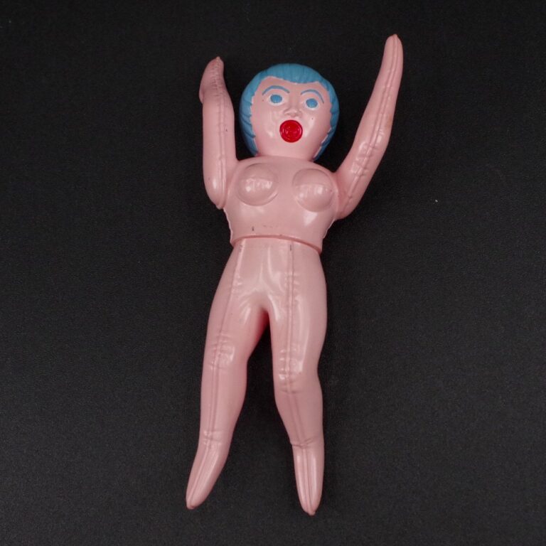 hakaba_gallery's tweet image. ★商品情報★
KAIJU SMUGGLERよりWarekong &amp;amp; Bellaが本日より受注開始！
存在感抜群なデカいソフビ好きや、モンスターマニアにはたまらない逸品だ！
#ソフビ #KAIJUSMUGGLER 
store.hakabanogarou.jp/view/category/…