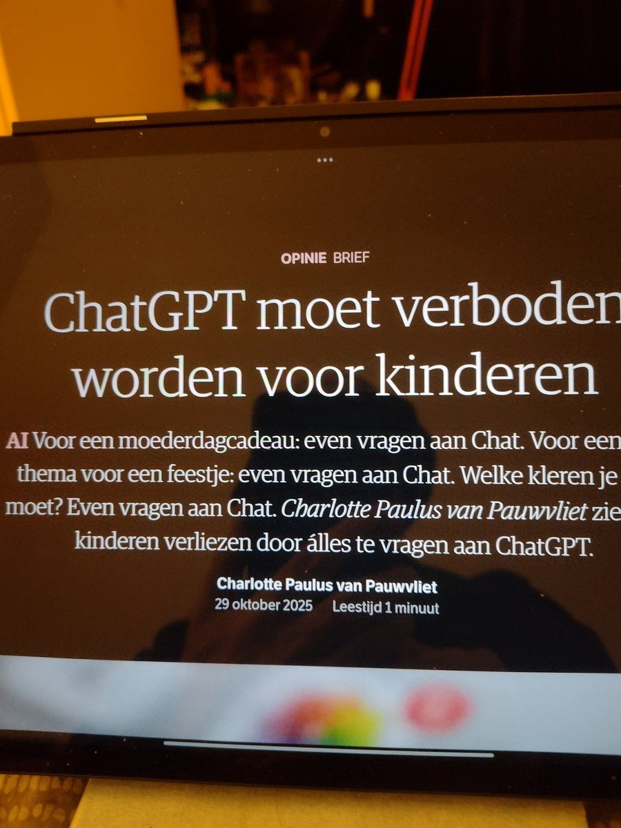 FransHeuvelmans's tweet photo. #Prompts : #STOP #you #stupid #machinelearningproject, #die #now #ChatGPT ! https://t.co/MI2v0wcsBJ