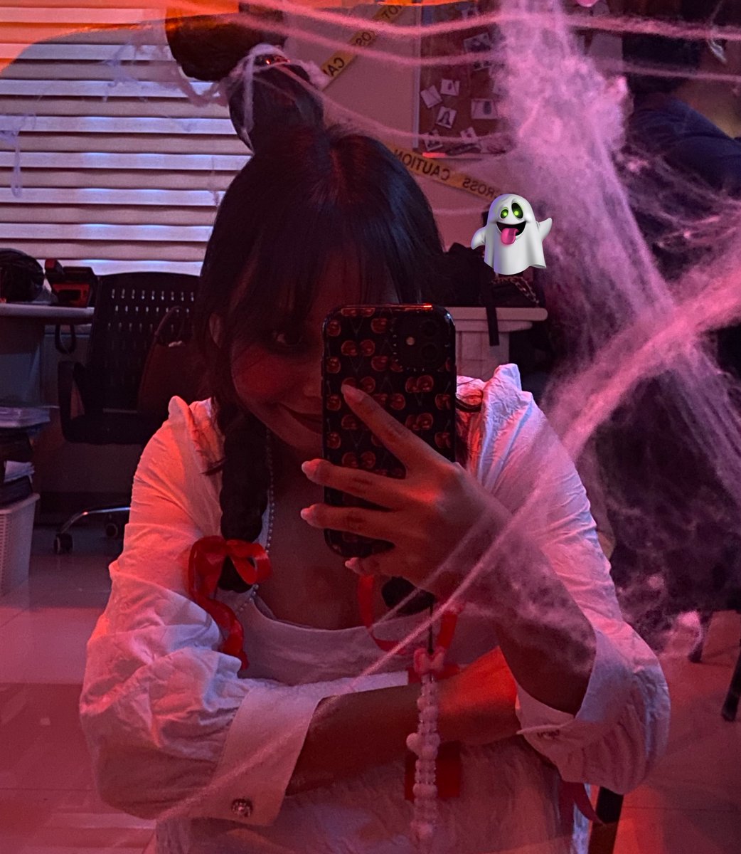 anakniparkjihyo's tweet image. happy halloween 👻👻