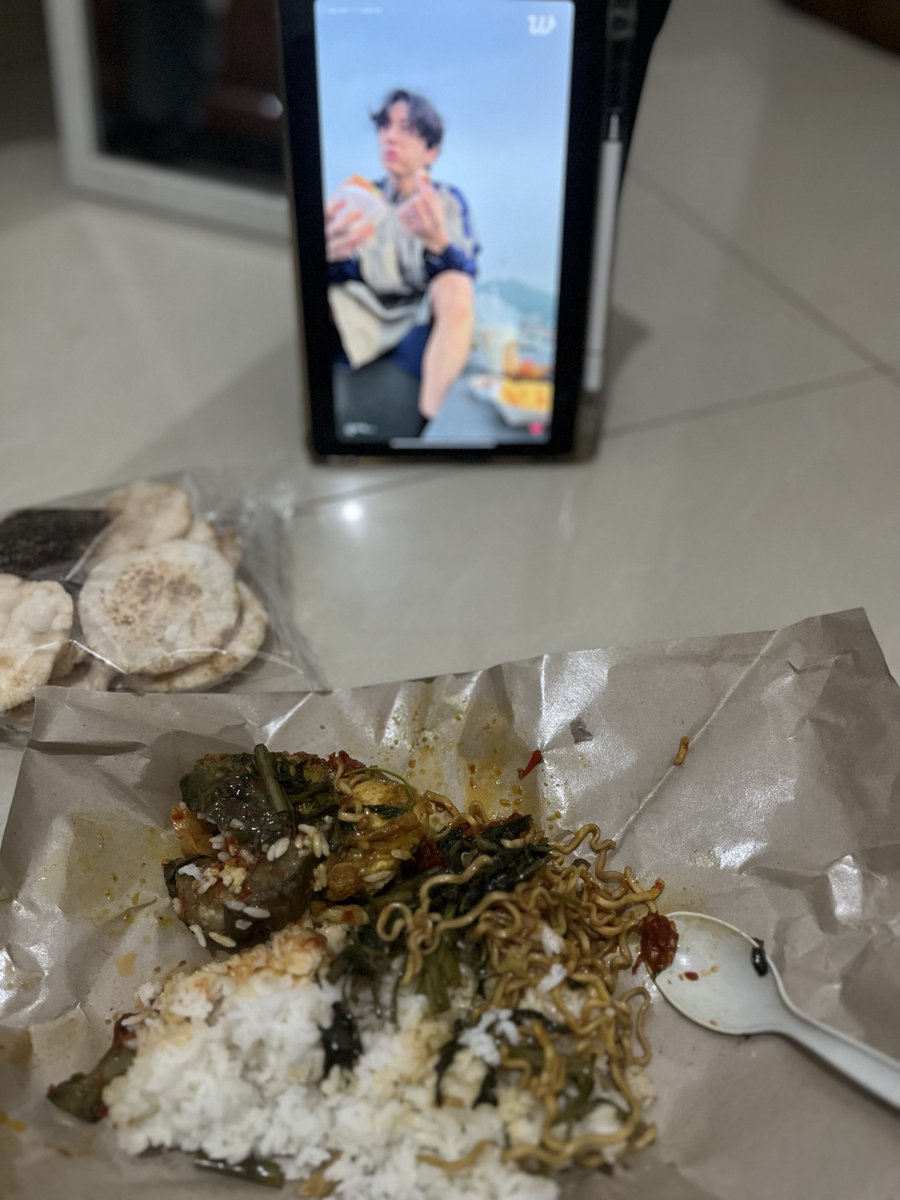sugariayuo's tweet photo. Kesenjangan sosial🍛 https://t.co/9YI27Q7w3e