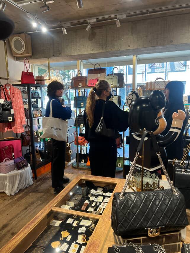 mileyalegend's tweet photo. Miley and Maxx in Tokyo https://t.co/g4Md6yCedq