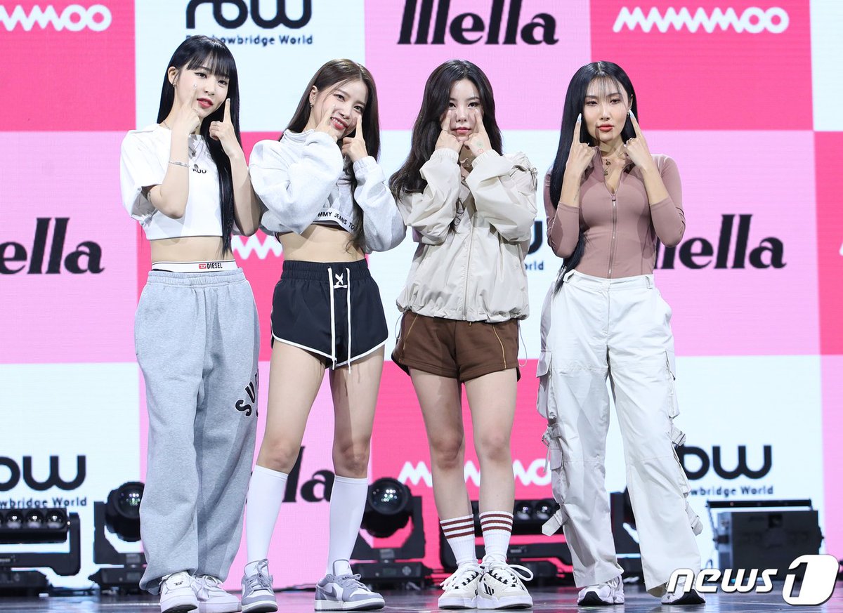 [단독] 마마무, 4년 만에 내년 완전체 전격 컴백…월드투어까지 (출처 : 네이버 연예) naver.me/GmtRMFRh
30일 뉴스1 취재 결과 마마무는 최근 완전체로 컴백하기 위한 최종 조율을 마쳤다. 내년 6월 이들은 약 4년 만에 완전체 신보를 선보일 계획이다.