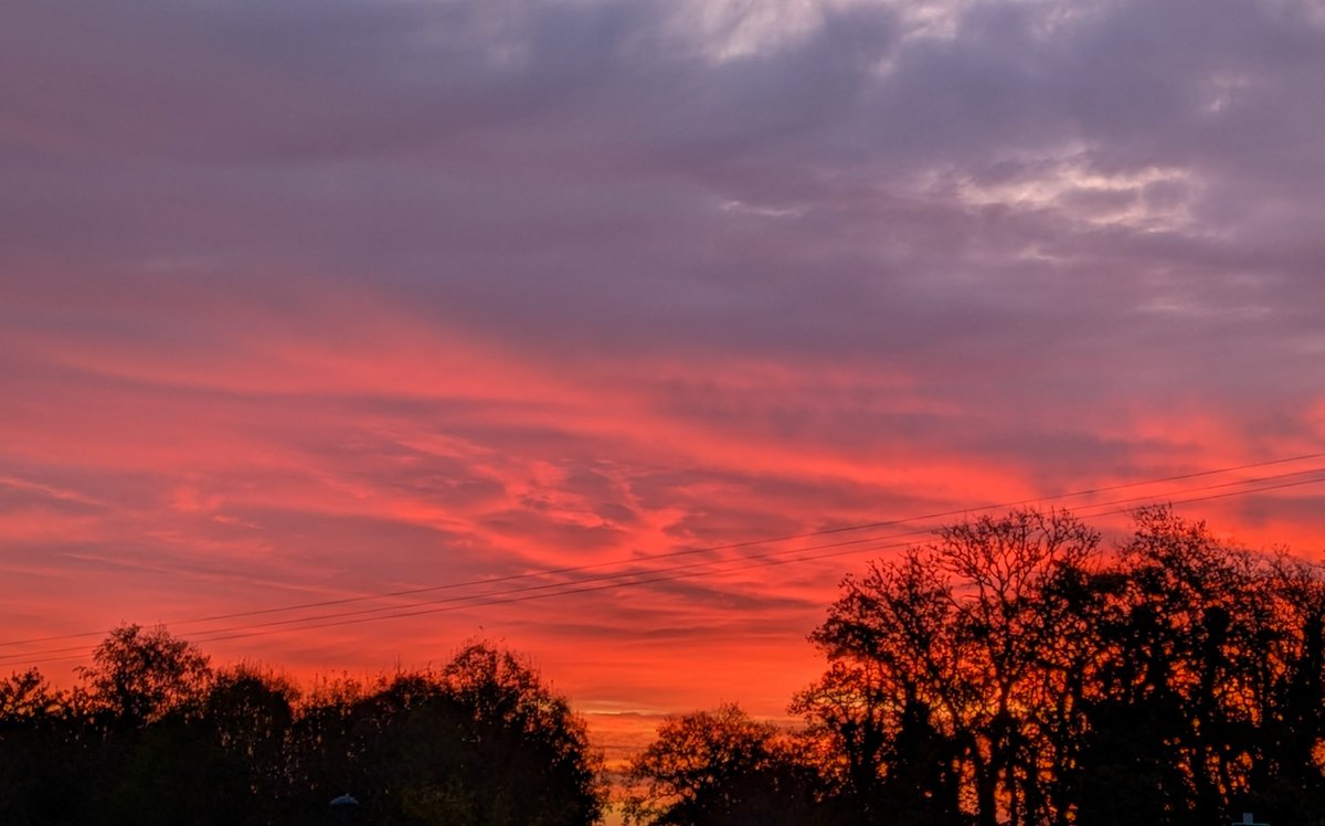 glynn_adams's tweet photo. Lovely sky this morning 😍
#somerset https://t.co/gFu8pbbg2J
