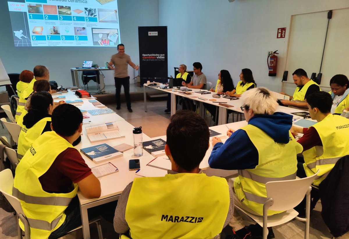 Proalso's tweet image. Curso de capacitación para la instalación de revestimientos innovadores con baldosas y láminas cerámicas. Desde el 20 y hasta el 6 de noviembre impartiendo este curso organizado por @CruzRojaCS  para 15 alumnos seleccionados entre3 más de 200 solicitudes en instalaciones Marazzi.