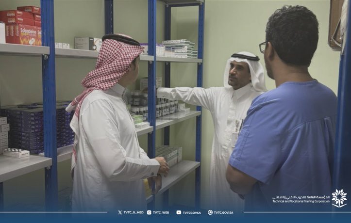 tvtc_g_med's tweet photo. #تغطية   | 
ضمن الجولات التفقدية على المنشآت التدريبية قام مشرف الصحة والسلامة المهنية  بالإدارة العامة للتدريب التقني والمهني  بمنطقة المدينة المنورة بتفقد أنظمة ووسائل السلامة والصحة المهنية #الكلية_التقنية_المدينة_المنورة 

 #تقني_مهني_المدينة
#التدريب_التقني https://t.co/qpqMPXBPRa