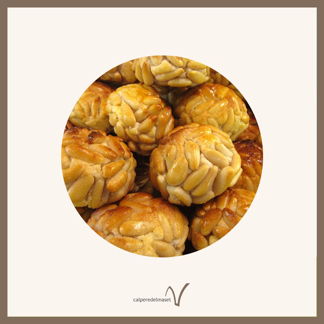 🌰🎃 S’acosta la Castanyada i a la nostra cuina ja en sentim l’aroma!

Els panellets, una petita delícia per celebrar l’arribada del fred i les trobades amb família i amics. 🍂✨

📍 Recordeu que aquest dissabte a la nit el restaurant estarà tancat.

Molt bona Castanyada! 🎉