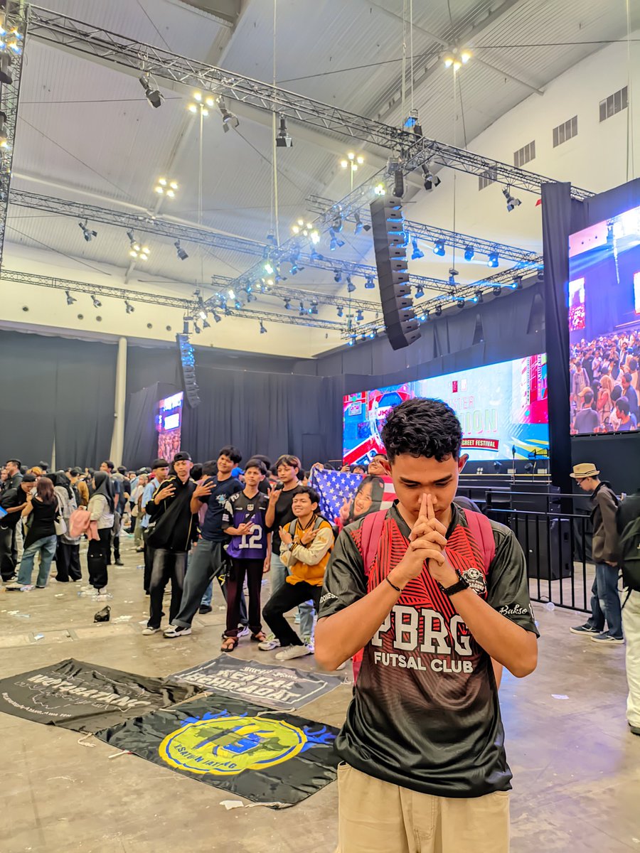 AbdillahBa79974's tweet image. Seru banget event #JKT48AKB48Reunion kemarin,,2shot bersama kak @PS_AmandaJKT48 mungkin 2shot pertama dan terakhir kali nya untuk aku..semoga Kakak selalu semangat ya walaupun nanti udh gk di jkt48 lagi..
Izin Tag min🙏 @mandaffection 

#2Shot #JKT48