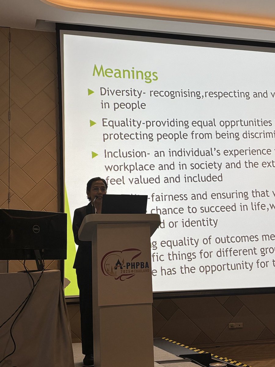 Prof Tim Tim Mar from Myanmar on training and mentoring at #aphpba @A-PHPB ⁦<a href="/IHPBA/">IHPBA</a>⁩ ⁦<a href="/EAHPBA/">E-AHPBA</a>⁩ . Thought provoking