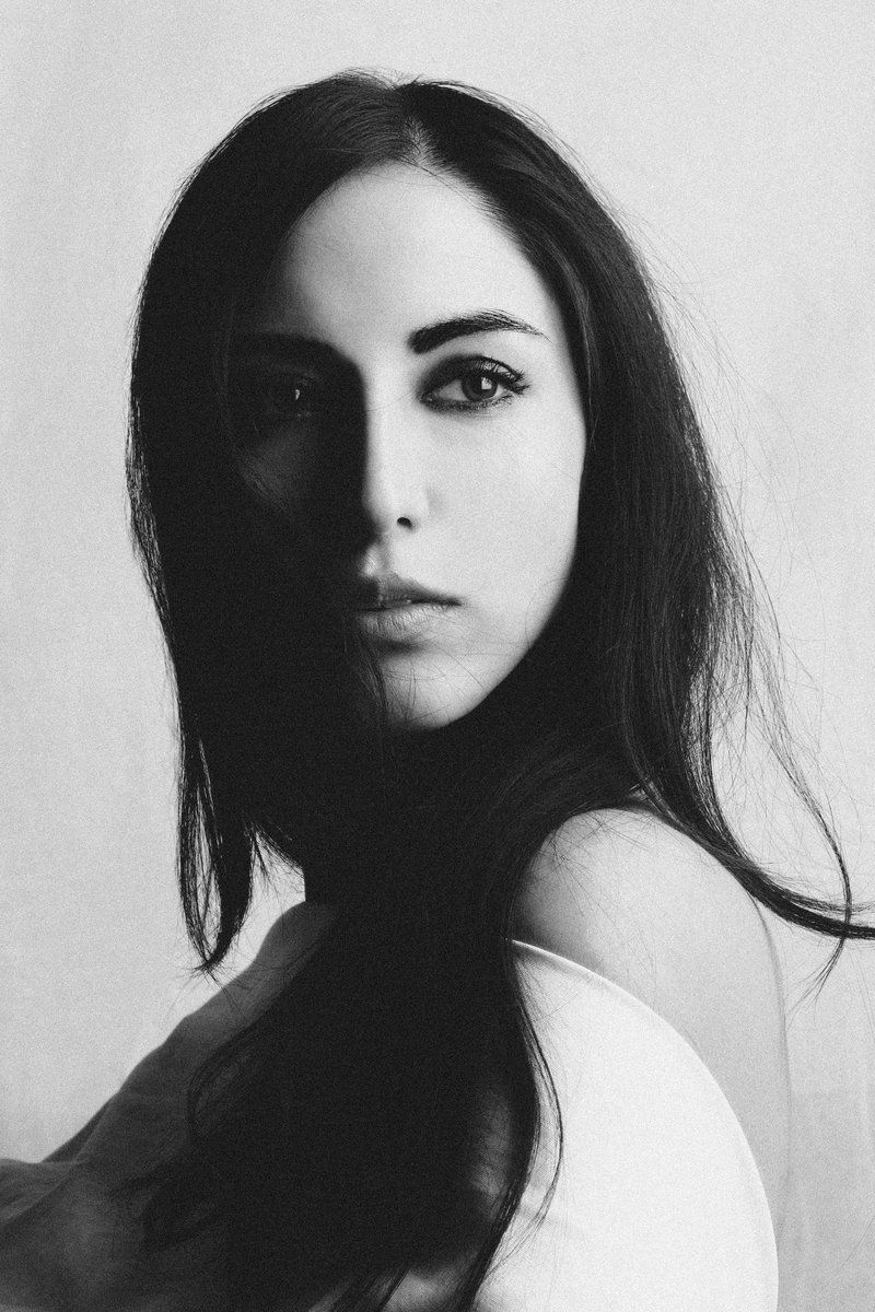 Gmorning 🌱

"Dust Upon the Eye"👁️&lt;
4/8
8 XTZ 

"REN 🪷"&gt;
2 left 
0.2 SOL